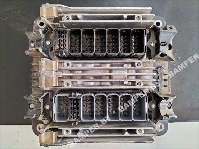 Блок управления двигателем Scania R500 со стороны разъёмов